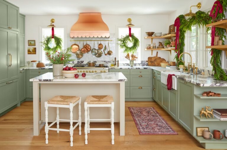 Copper Kitchen Hoods Are Our New Favorite Design Trend of 2025